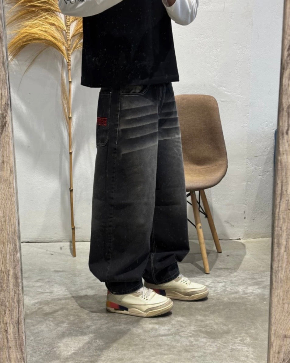 Pantalón Baggy Bordado Ferrari