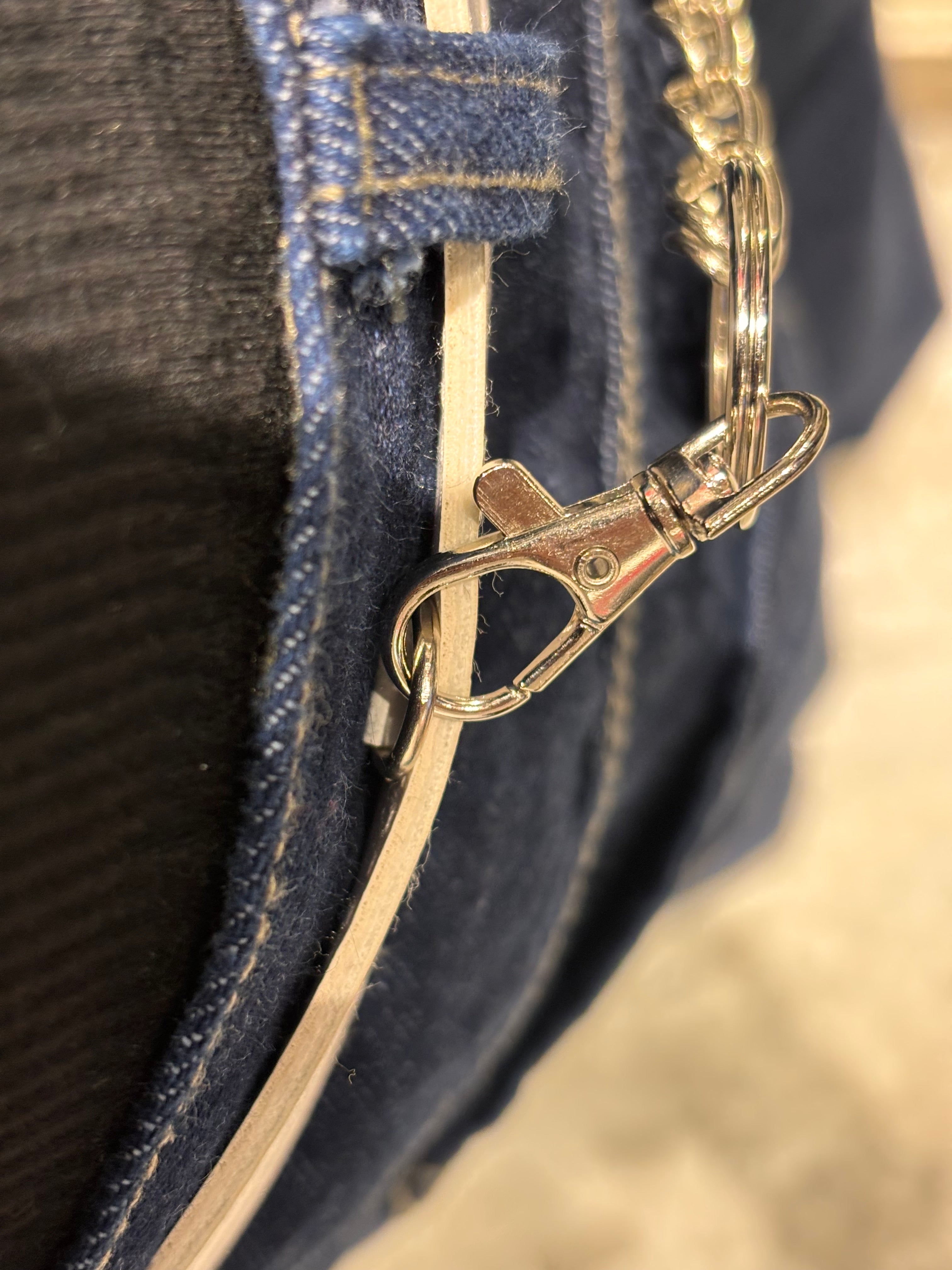 Cinto Blanco Savage Con Cadena Incluída