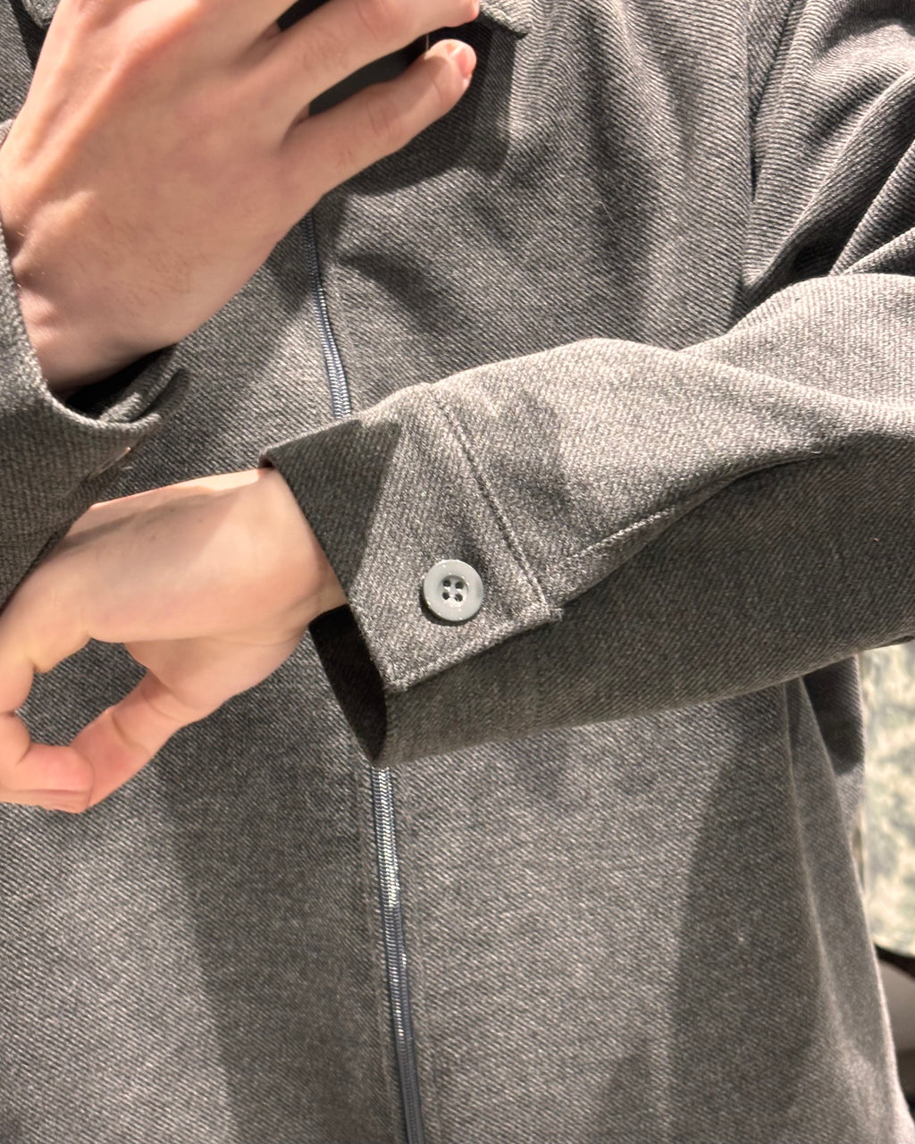 Campera Minimalista Valentino Gris