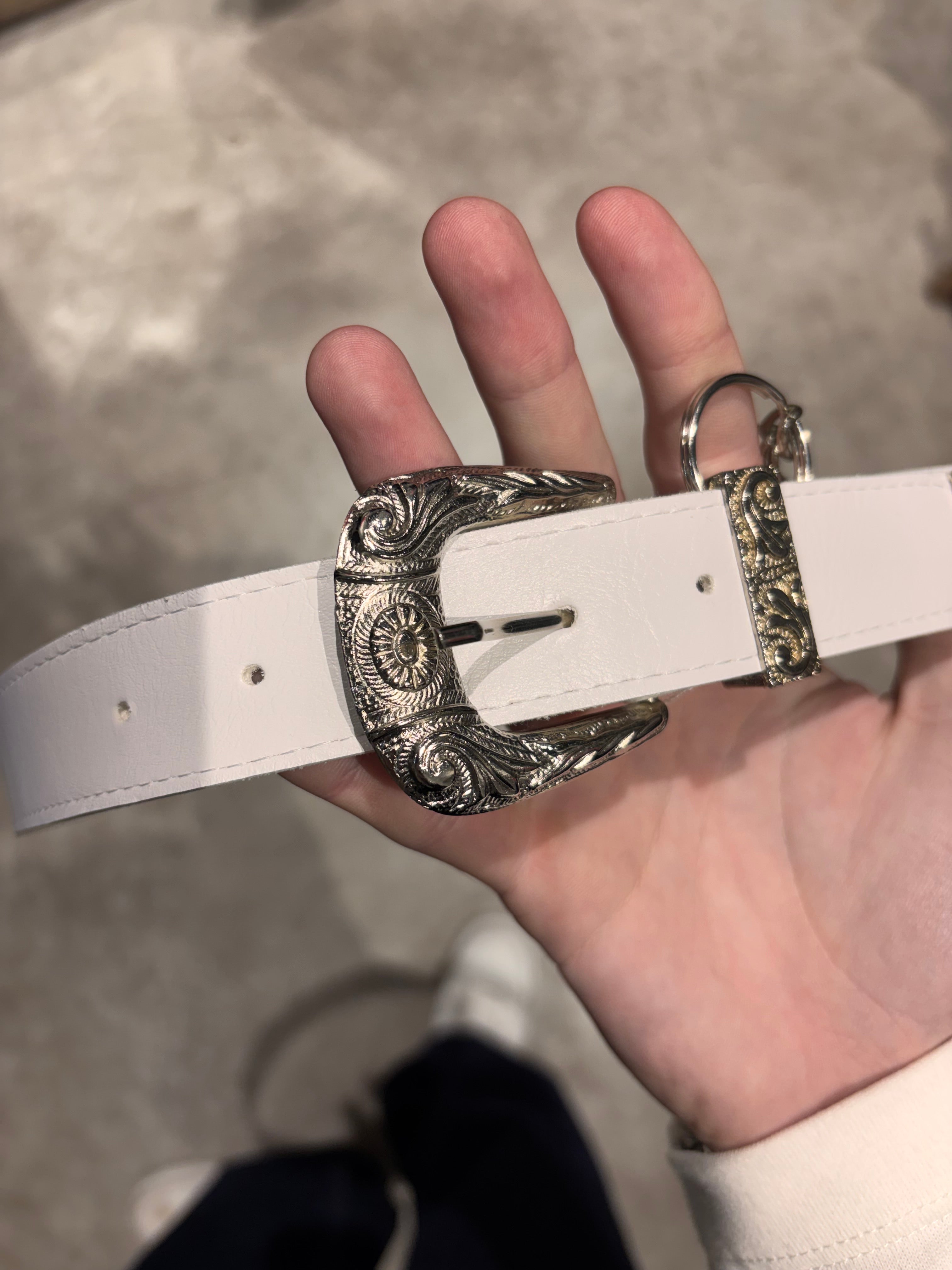 Cinto Blanco Savage Con Cadena Incluída