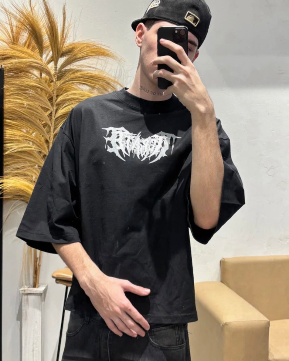 Remera Boxy Rebel Negra