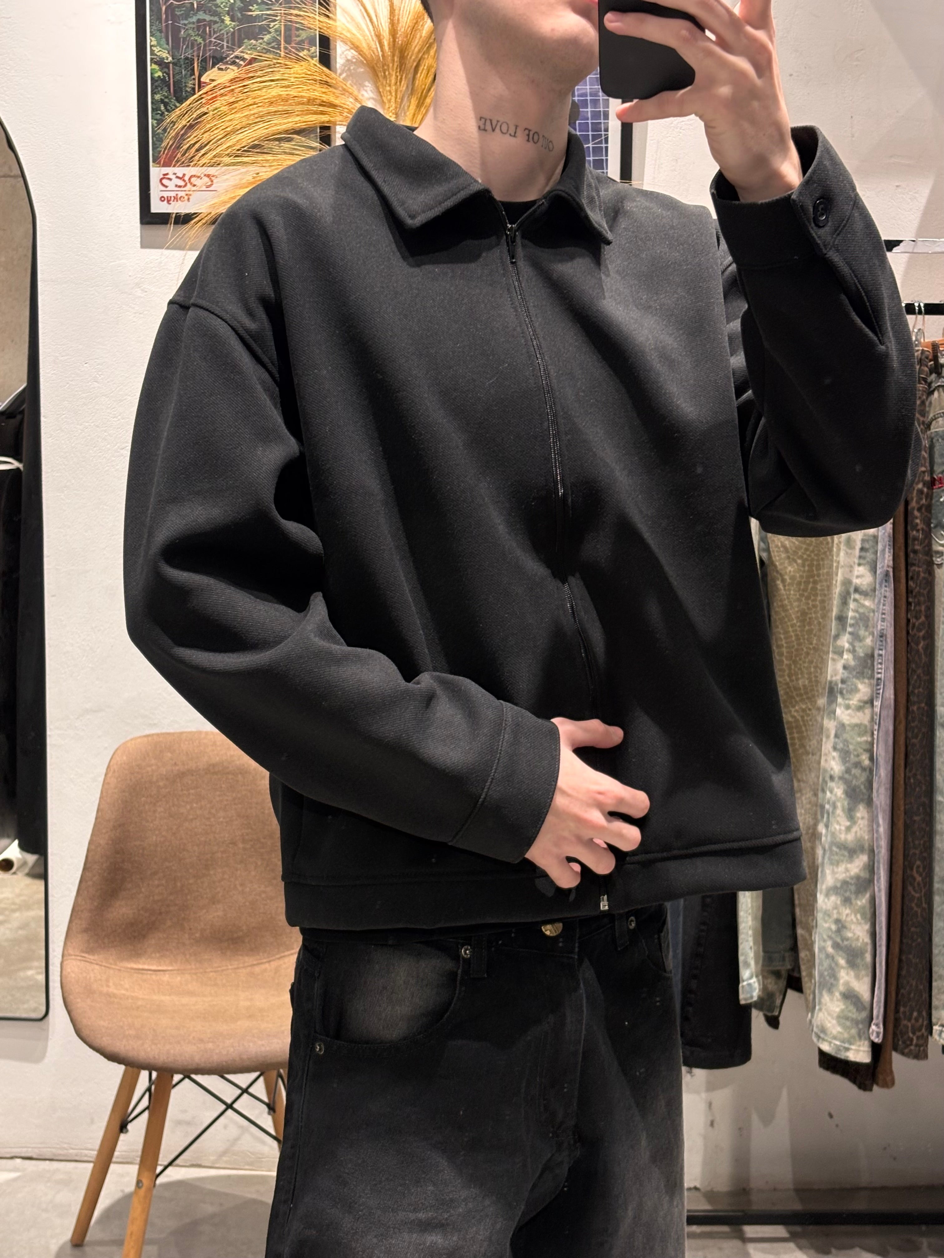 Campera Minimalista Valentino Negra