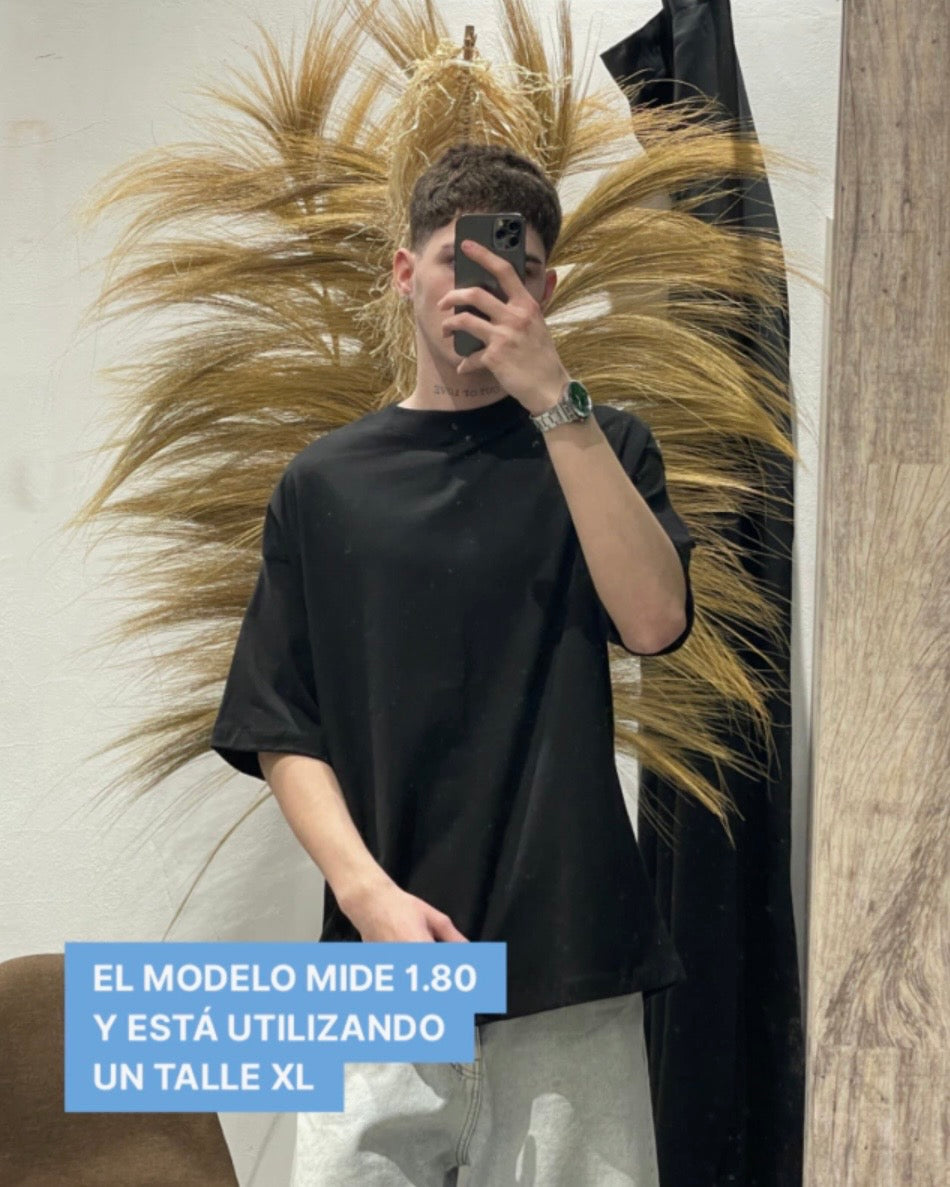 Remera Básica Oversize Negra Premium