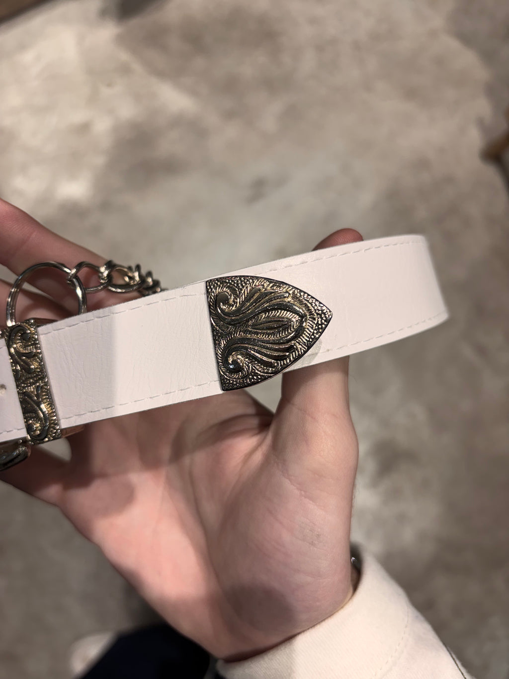 Cinto Blanco Savage Con Cadena Incluída